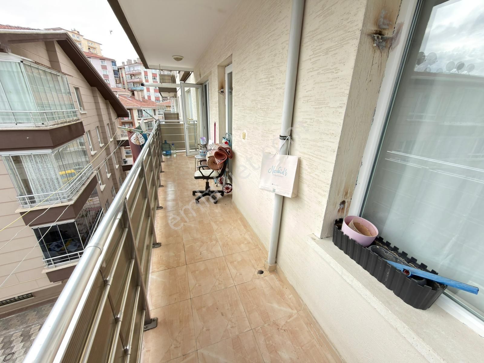 Lokman Hekim Hast. Yakını Asansörlü Bina Orta Kat 3+1 Bağımsız - Görsel 3