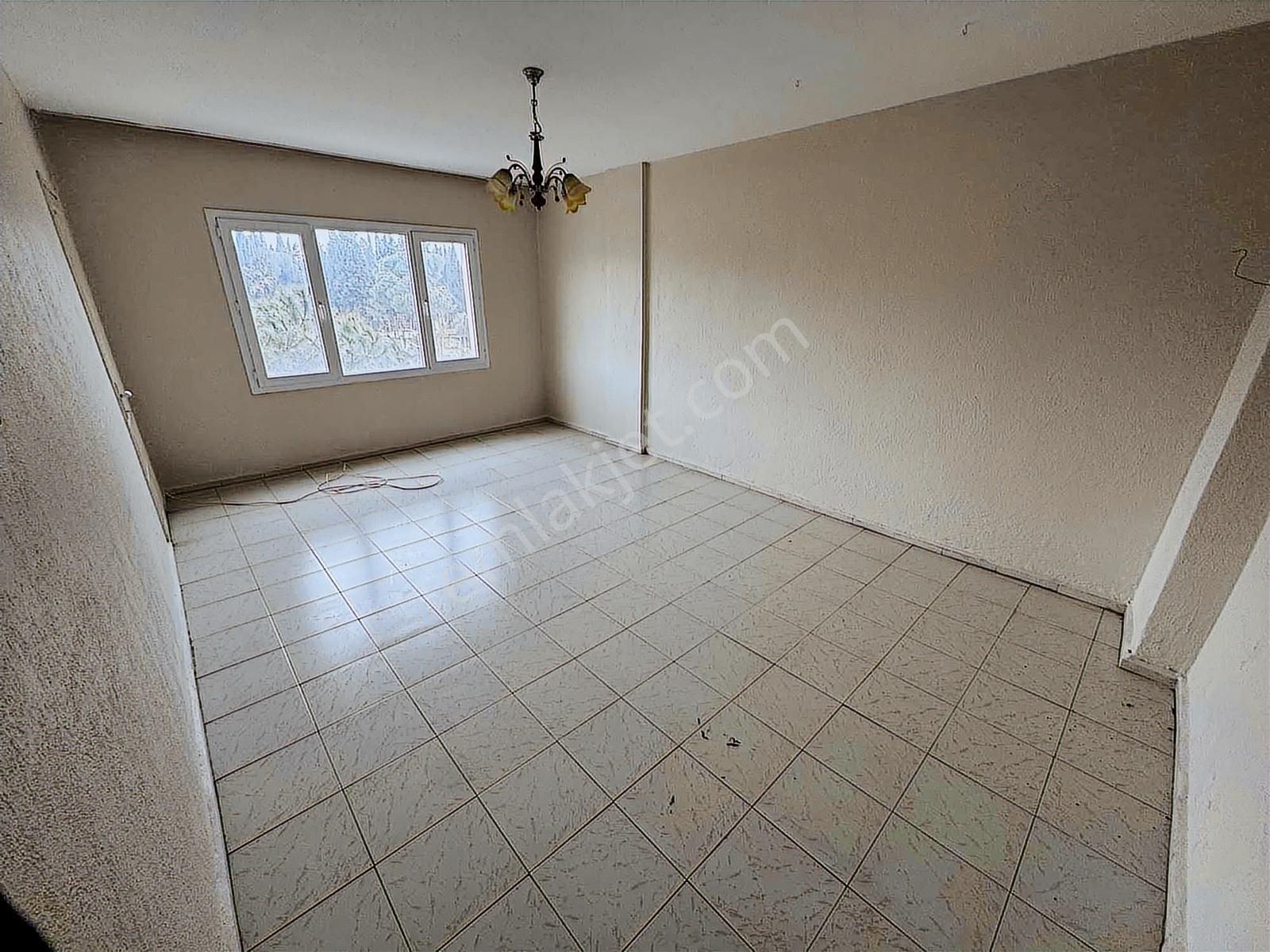 Fatih Mah. Mezarlıkbaşı Cami Mevkii Ara Kat Ön Cephe 3+1 Daire - Görsel 4