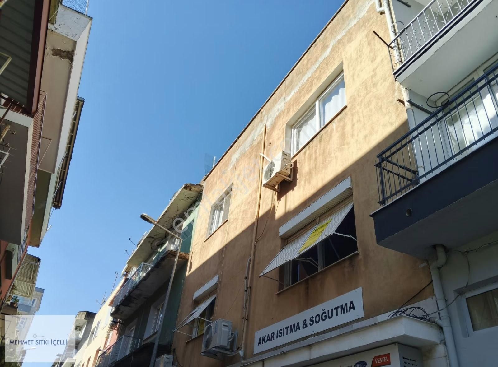 Güneş Gayrimenkul`den Çarşı İçerisinde Teraslı Arakat 3+1