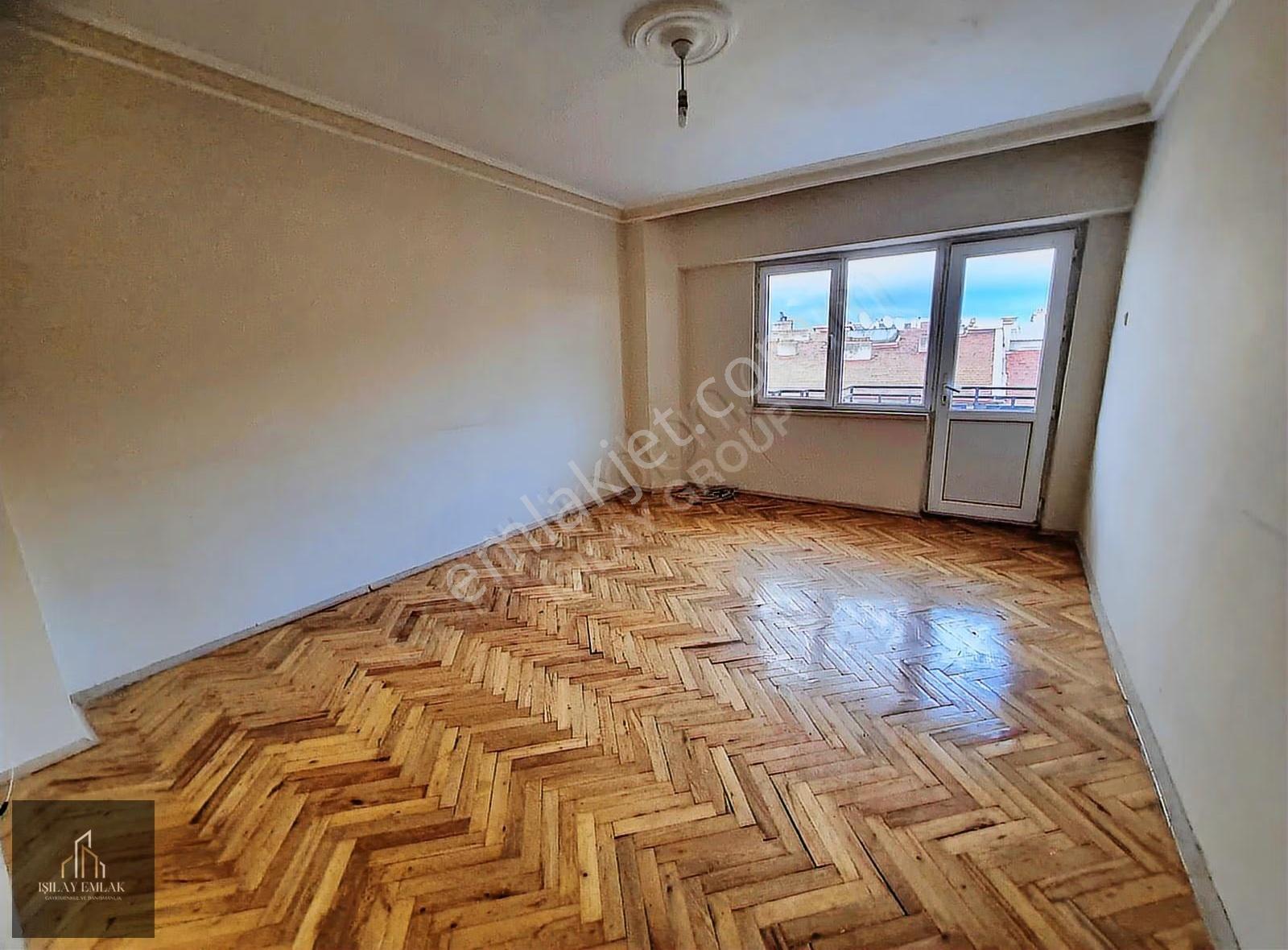 Afyon Kurtuluş Caddesi Üzeri Kiralık Dublex Daire