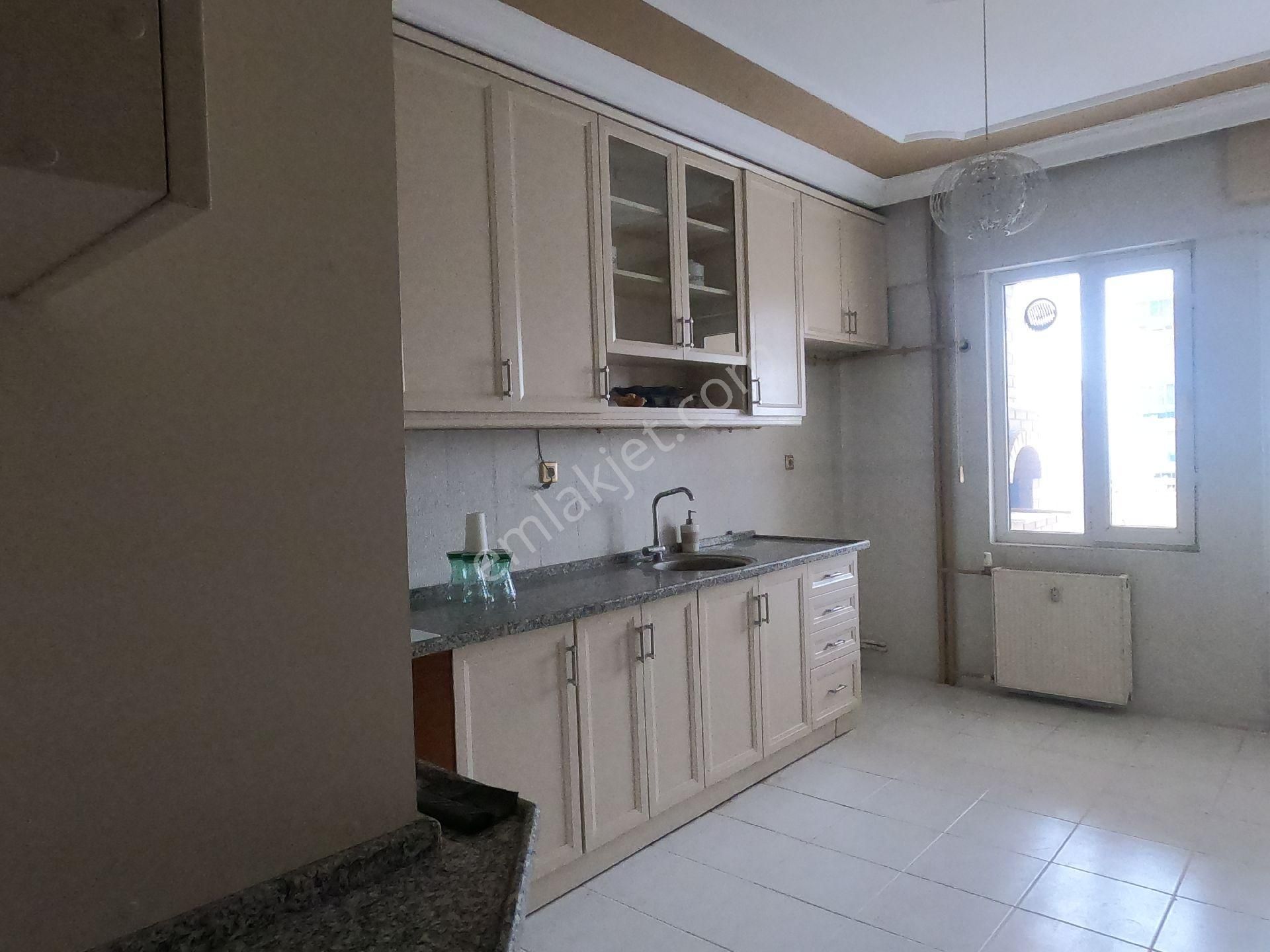 Kiralık Daire Oldukça Geniş 3+1 180 M2 Arakat Bağbaşı - Görsel 29