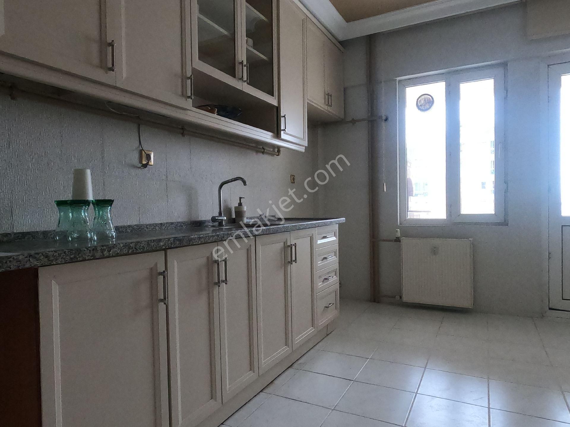Kiralık Daire Oldukça Geniş 3+1 180 M2 Arakat Bağbaşı - Görsel 32