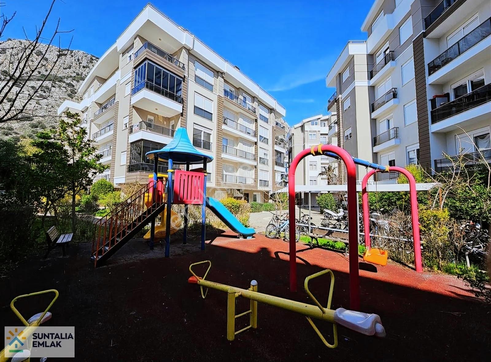 Konyaaltı Site İçi Havuzlu Arakat 2+1 Doğalgazlı Ayrı Mutfaklı - Görsel 3