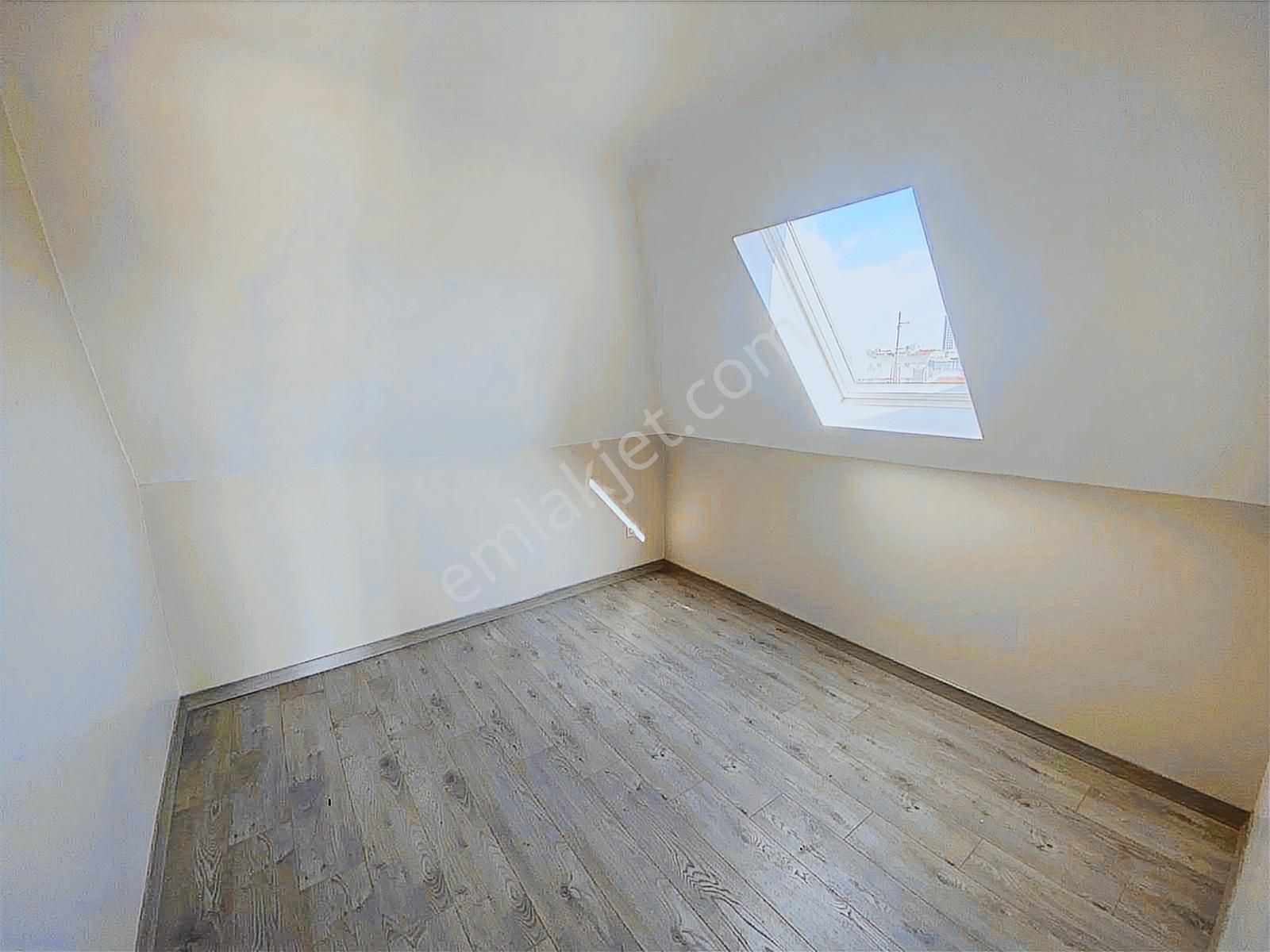 Marmaray Durağı Karşısı Sıfır Binada 4+2 Dubleks Daire - Görsel 17