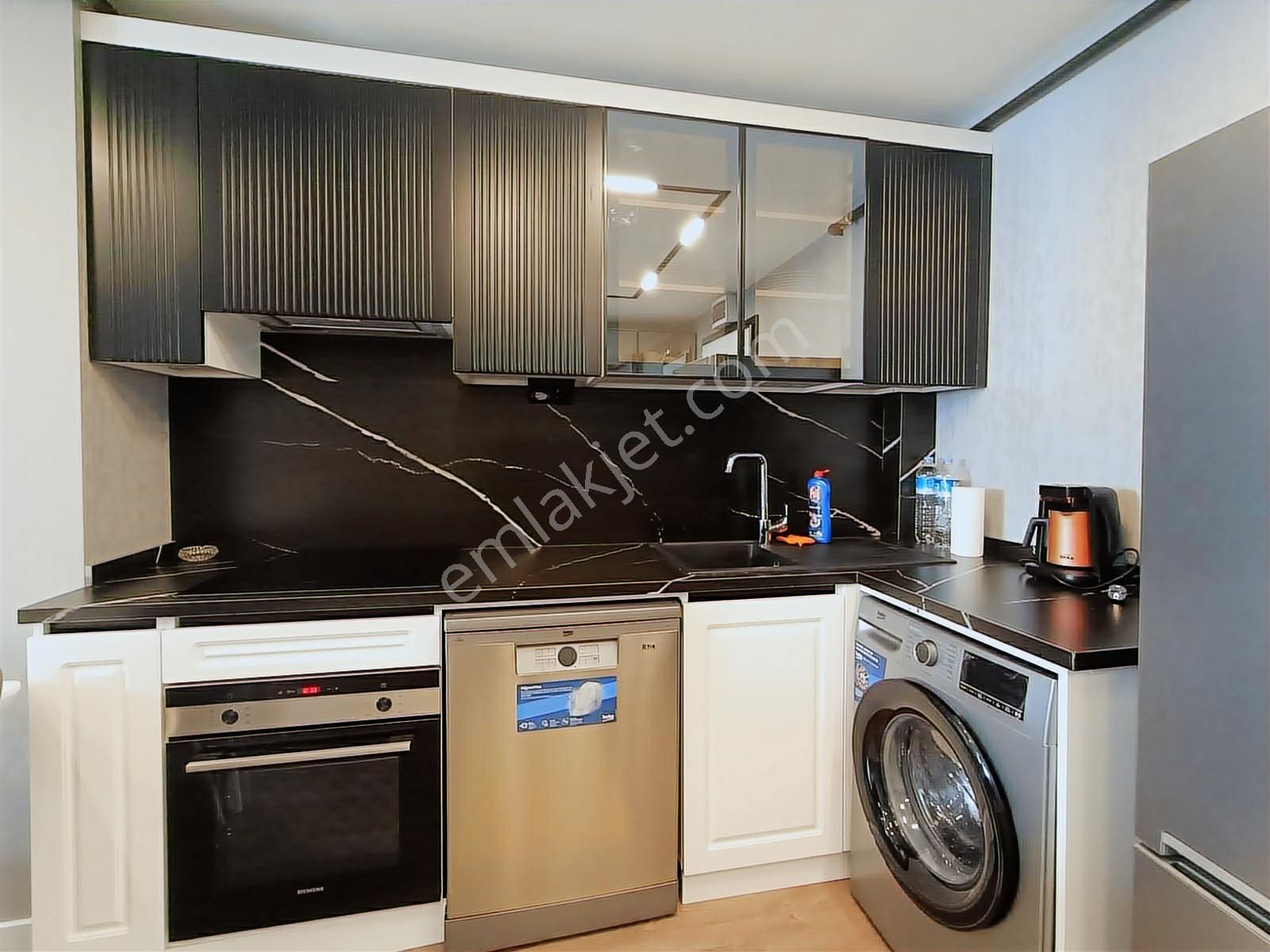 Emaks'tan/gop'ta/merkezi Lokasyonda/eşyalı-mobilyalı/katta/1+1 - Görsel 13