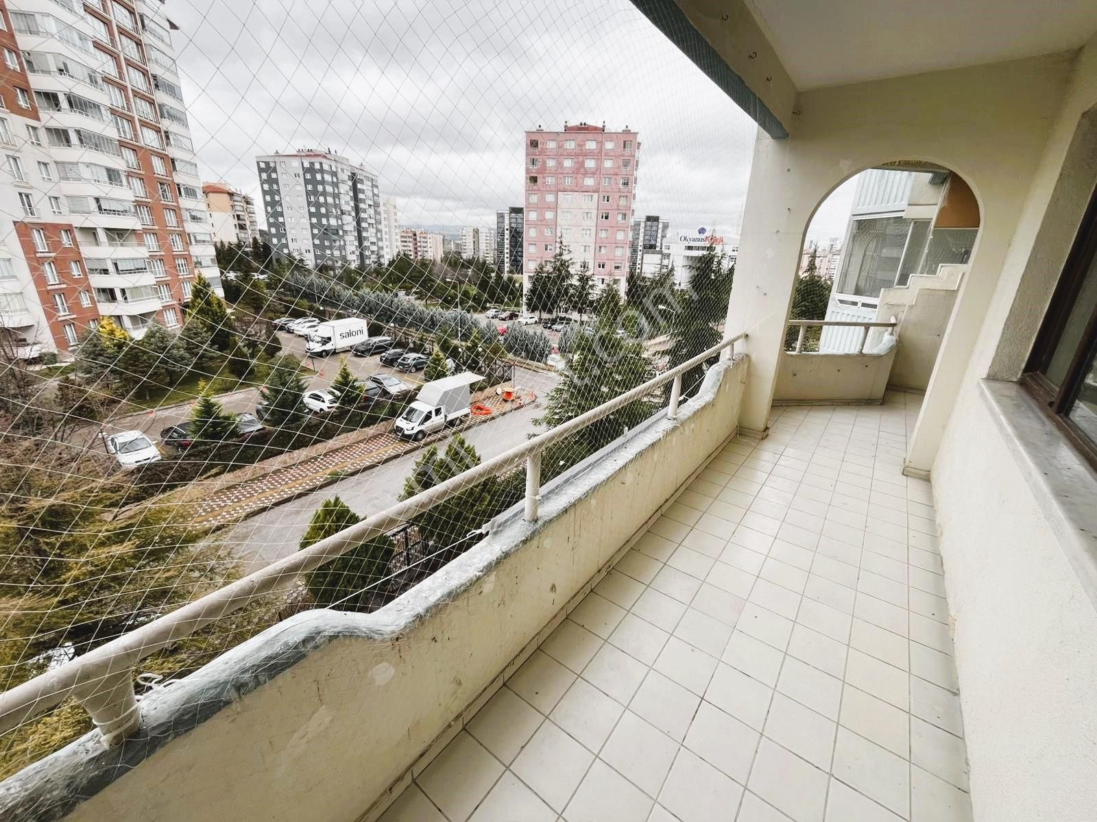 Eryaman'da Site İçerisinde Asansörlü Önü Açık 3+1 Satılık Daire - Görsel 11