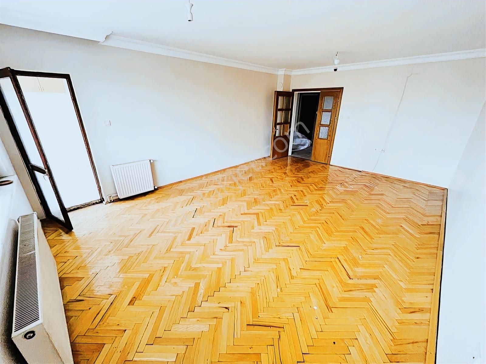 Eryaman'da Site İçerisinde Asansörlü Önü Açık 3+1 Satılık Daire