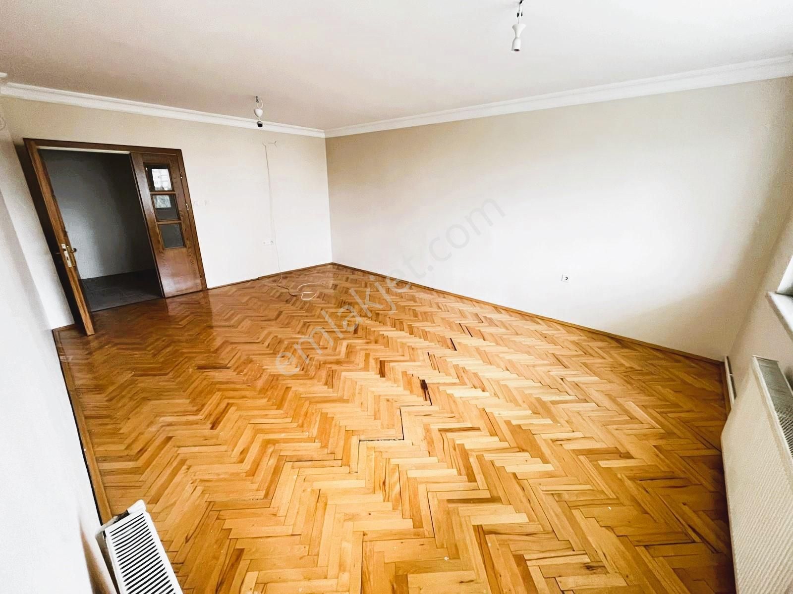 Eryaman'da Site İçerisinde Asansörlü Önü Açık 3+1 Satılık Daire - Görsel 3