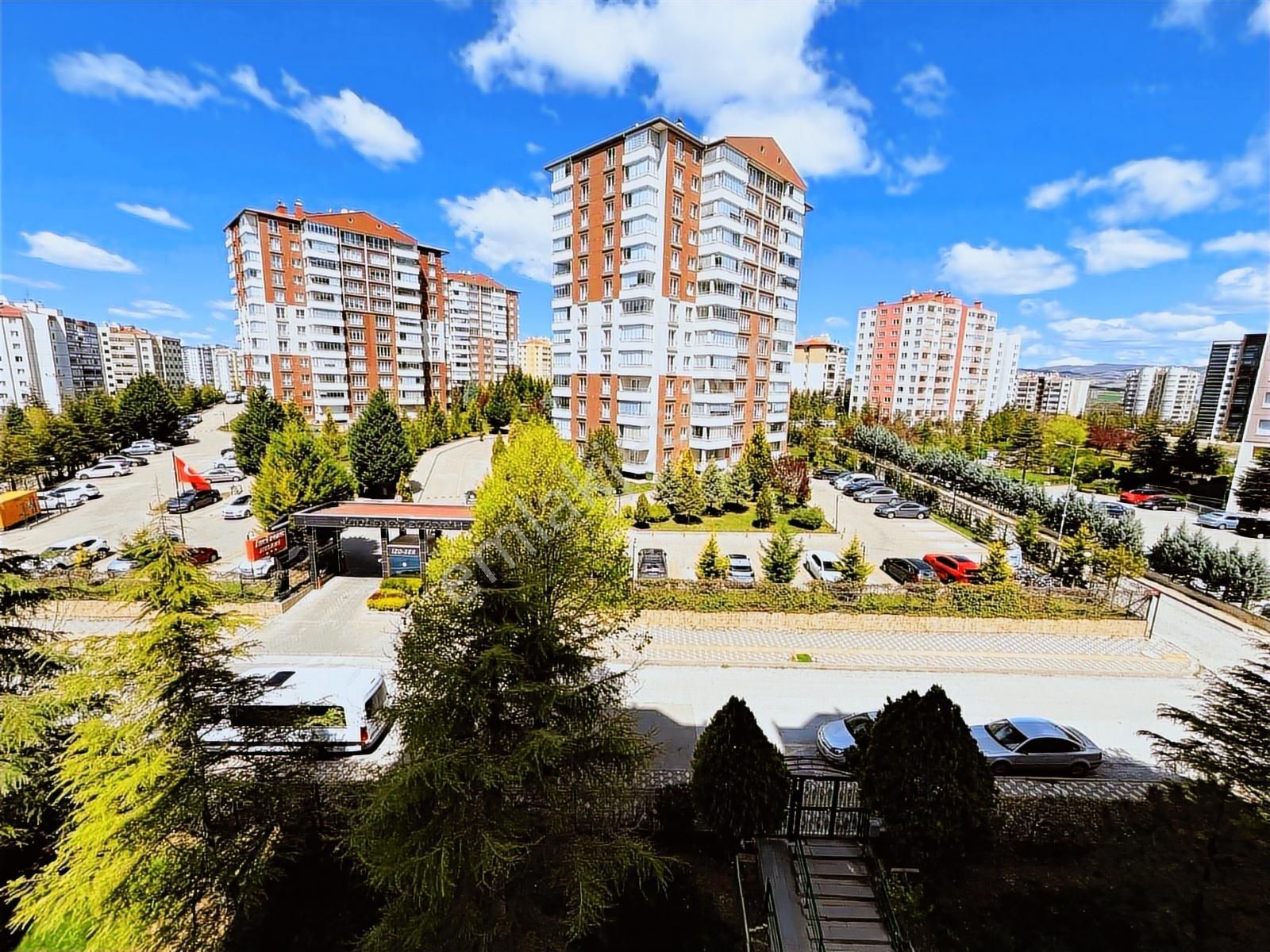 Eryaman'da Site İçerisinde Asansörlü Önü Açık 3+1 Satılık Daire - Görsel 18