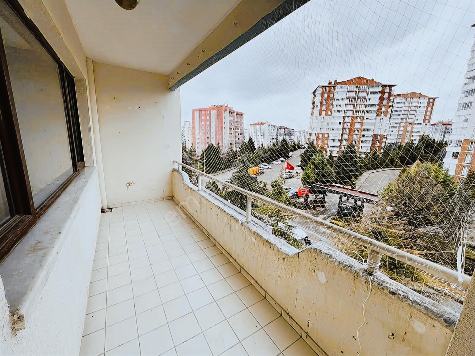 Eryaman'da Site İçerisinde Asansörlü Önü Açık 3+1 Satılık Daire - Görsel 17