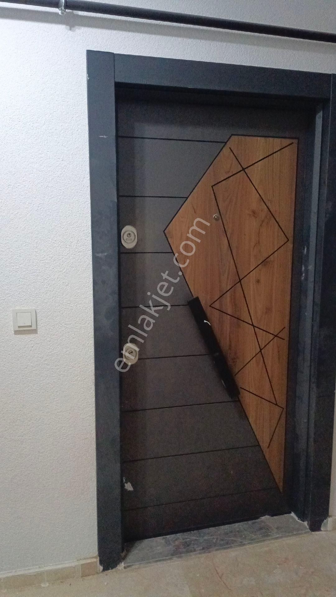 Güzelyalı Güven Emlaktan Acil Satılık 2+1 Asansörlü Temiz Daire - Görsel 12