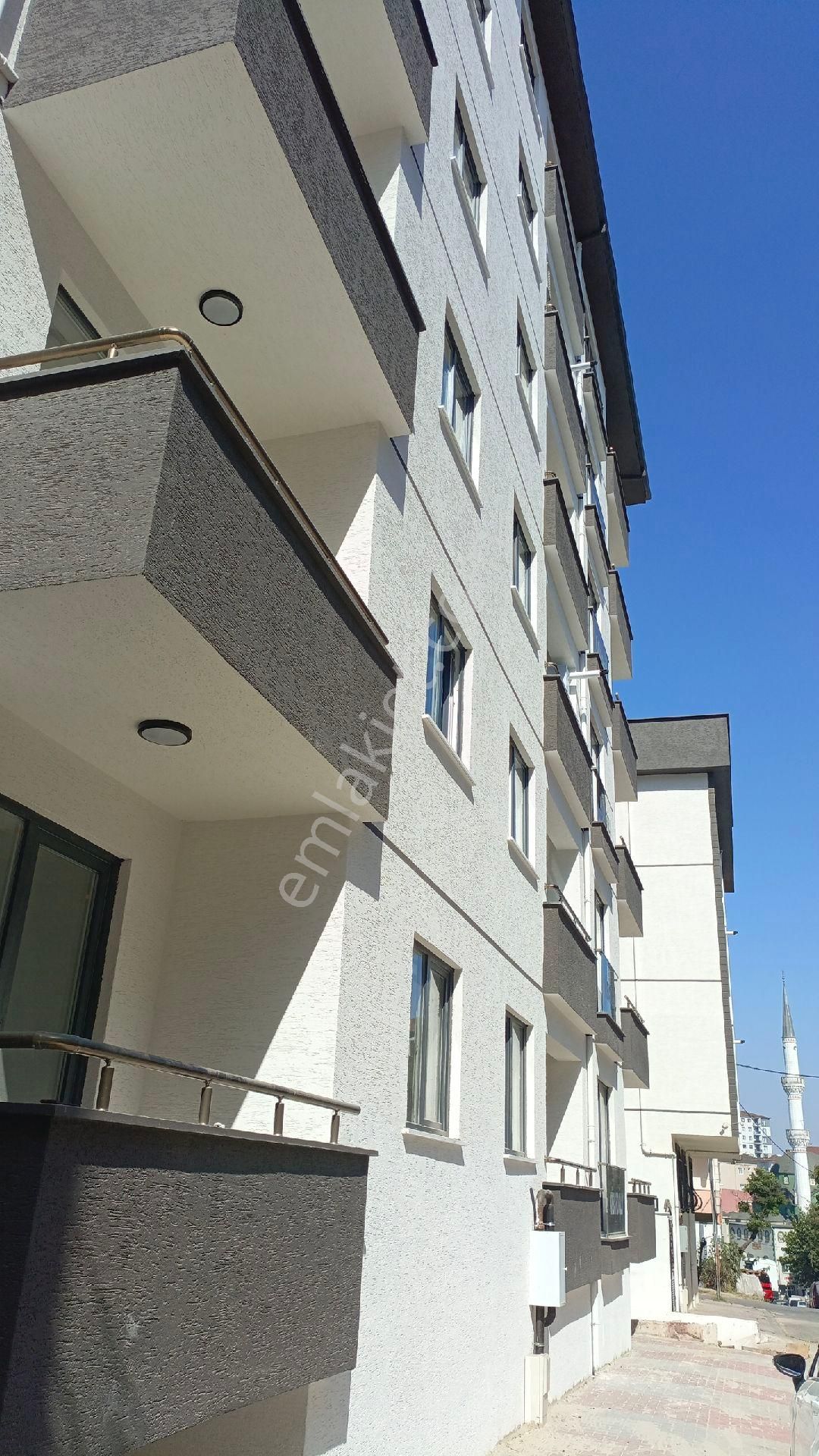 Güzelyalı Güven Emlaktan Acil Satılık 2+1 Asansörlü Temiz Daire - Görsel 4