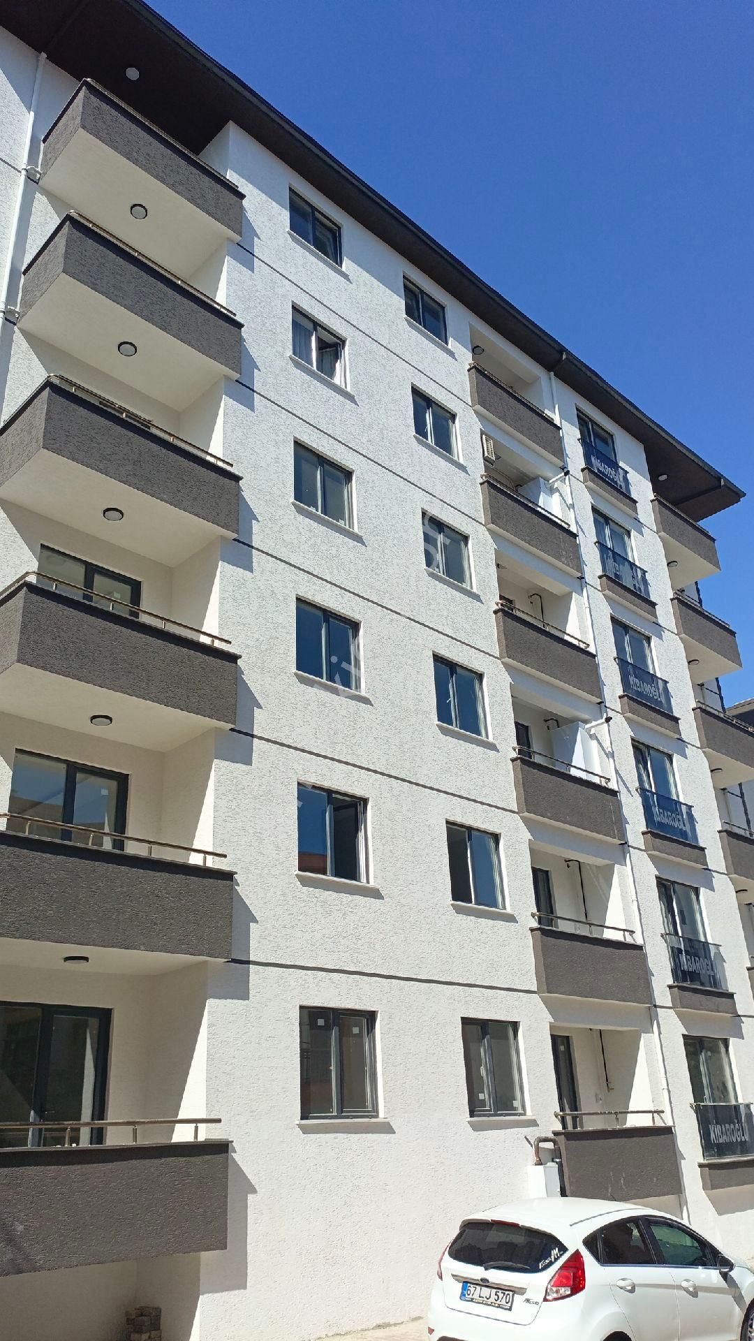 Güzelyalı Güven Emlaktan Acil Satılık 2+1 Asansörlü Temiz Daire - Görsel 2