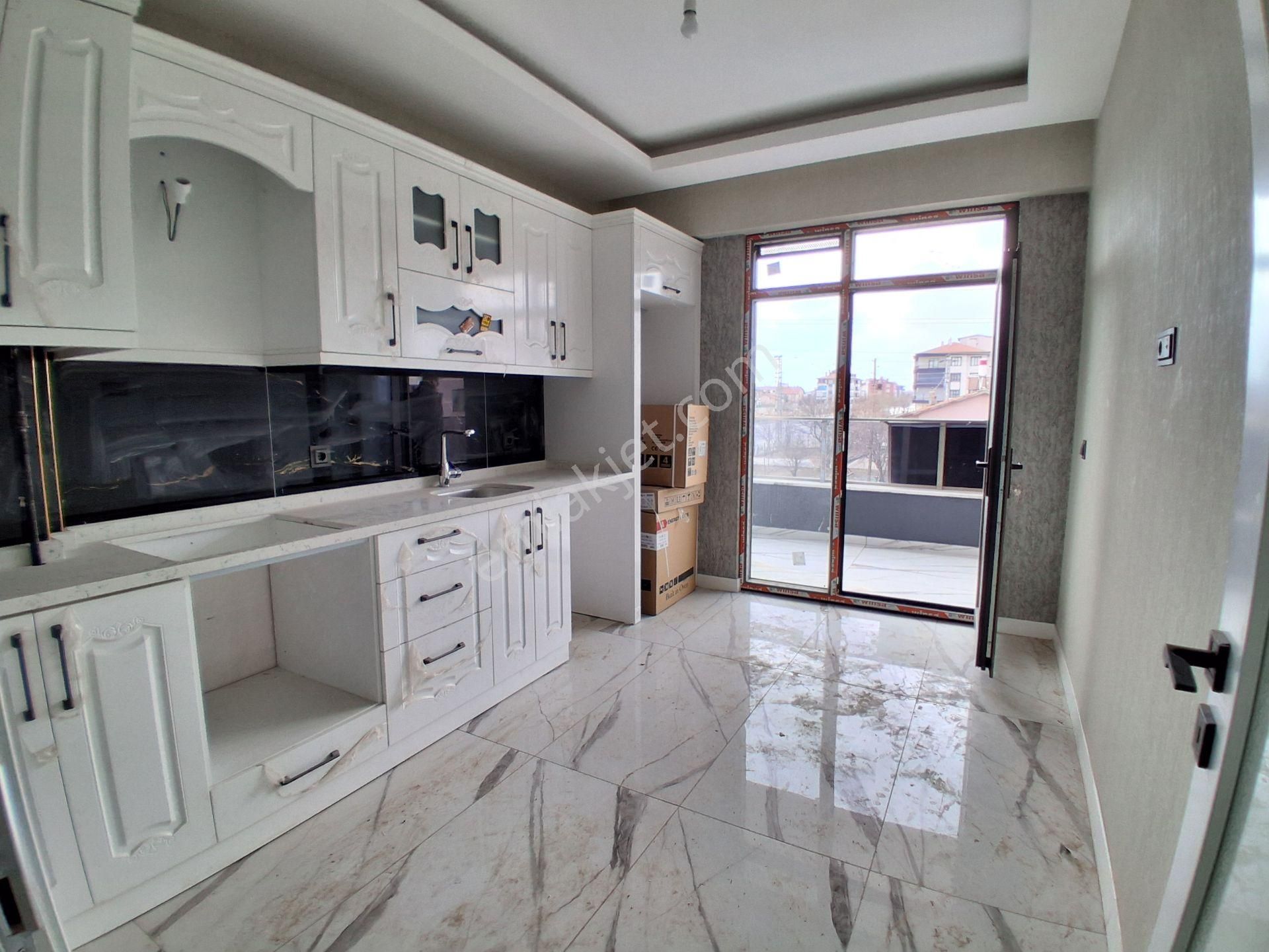 İstiklal Mahallesin De Acil Satılık 2+1 Ara Kat Sıfır Daire - Görsel 6