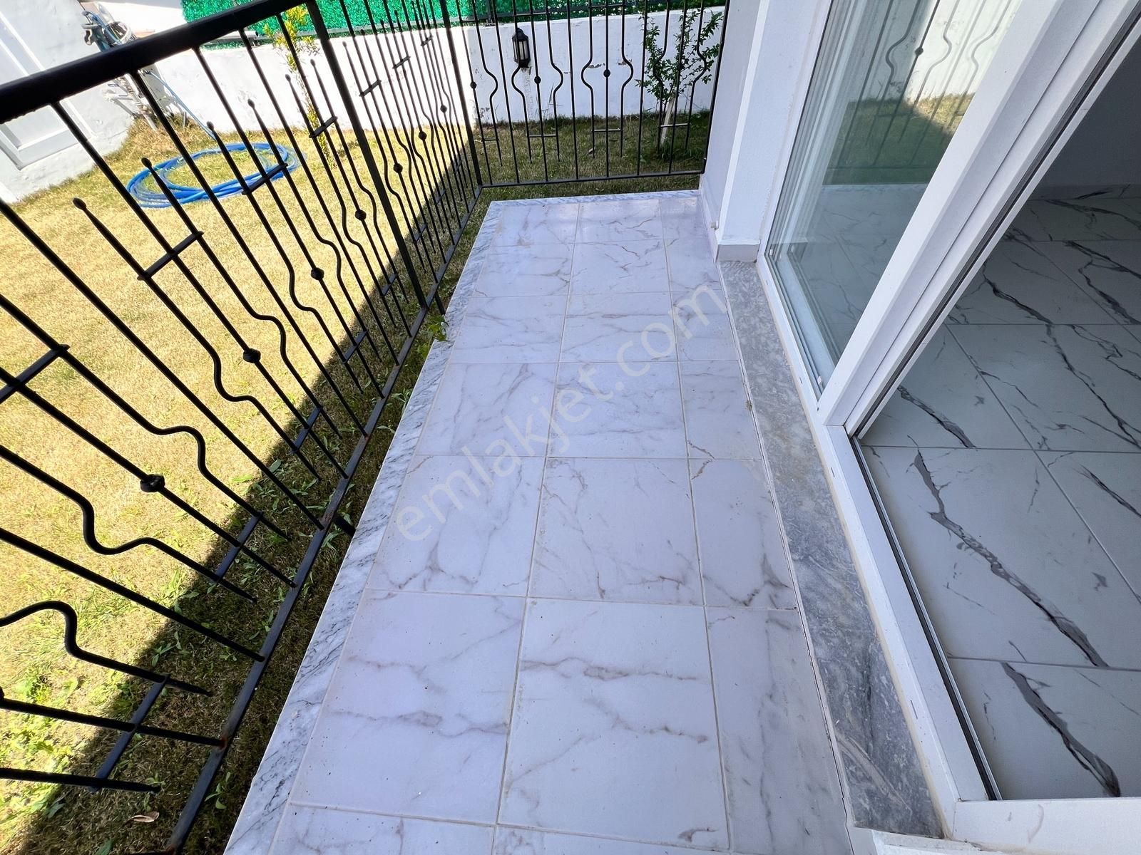 Ortaca Dalyan'da Havuzlu Binada Kiralık Sıfır 2+1 Daire - Görsel 16