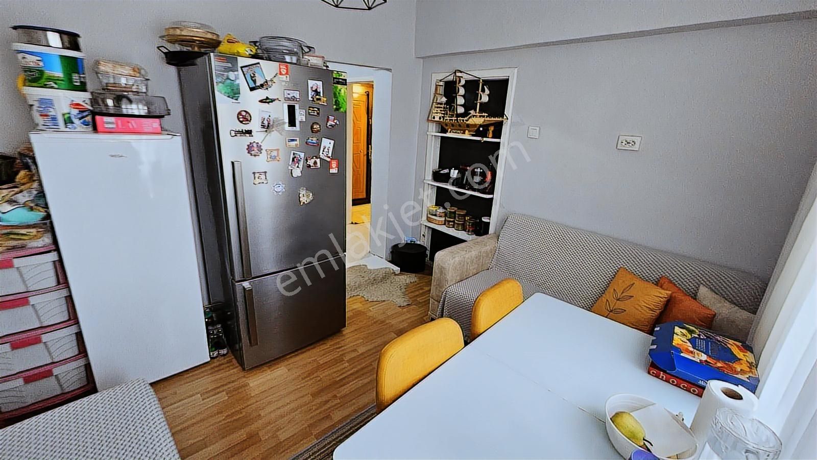 Ertuğrul Gazi Mah Metroya Yürüme Mesafesinde Ara Kat - Görsel 2