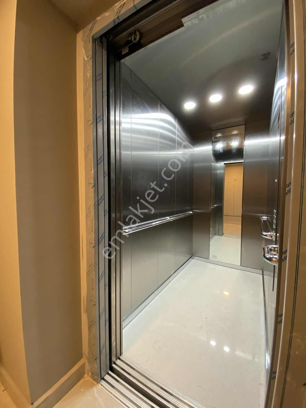 Cb Level'dan Avlu 3'te 2+1 Eşyalı Arakat Kiralık Daire - Görsel 15