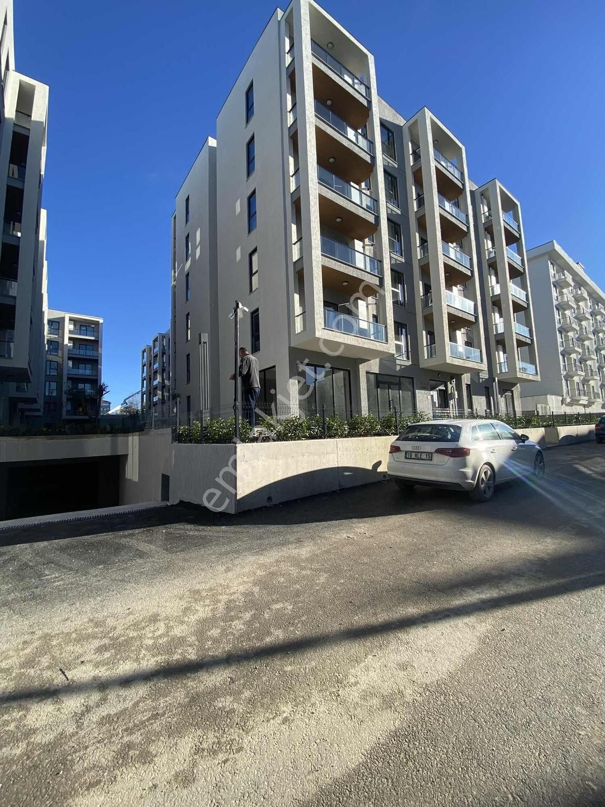 Cb Level'dan Avlu 3'te 2+1 Eşyalı Arakat Kiralık Daire