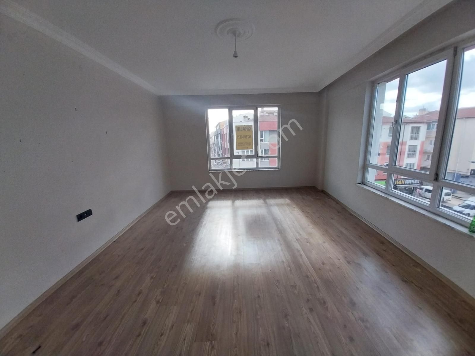 Çamlıca Tombakzade Bulvarı Kombili Asansörlü Kiralık 3+1 Daire - Görsel 14