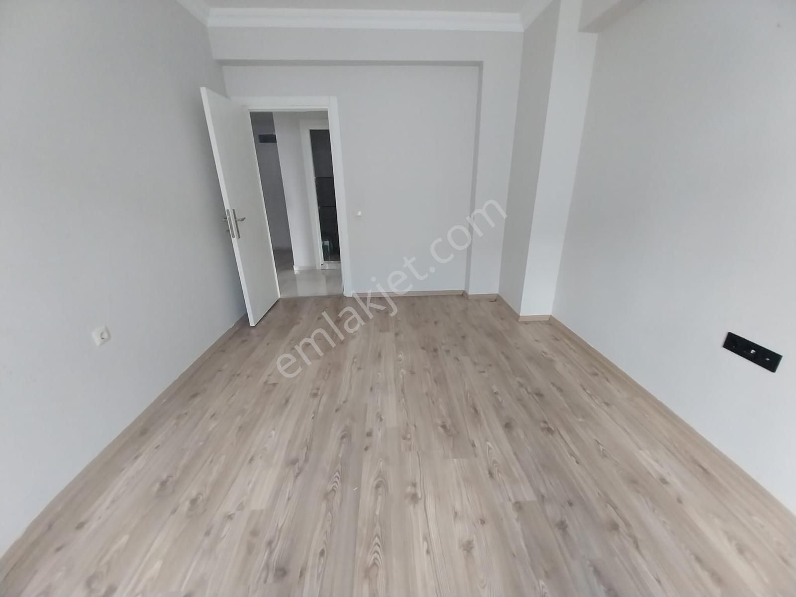 Çamlıca Tombakzade Bulvarı Kombili Asansörlü Kiralık 3+1 Daire - Görsel 18