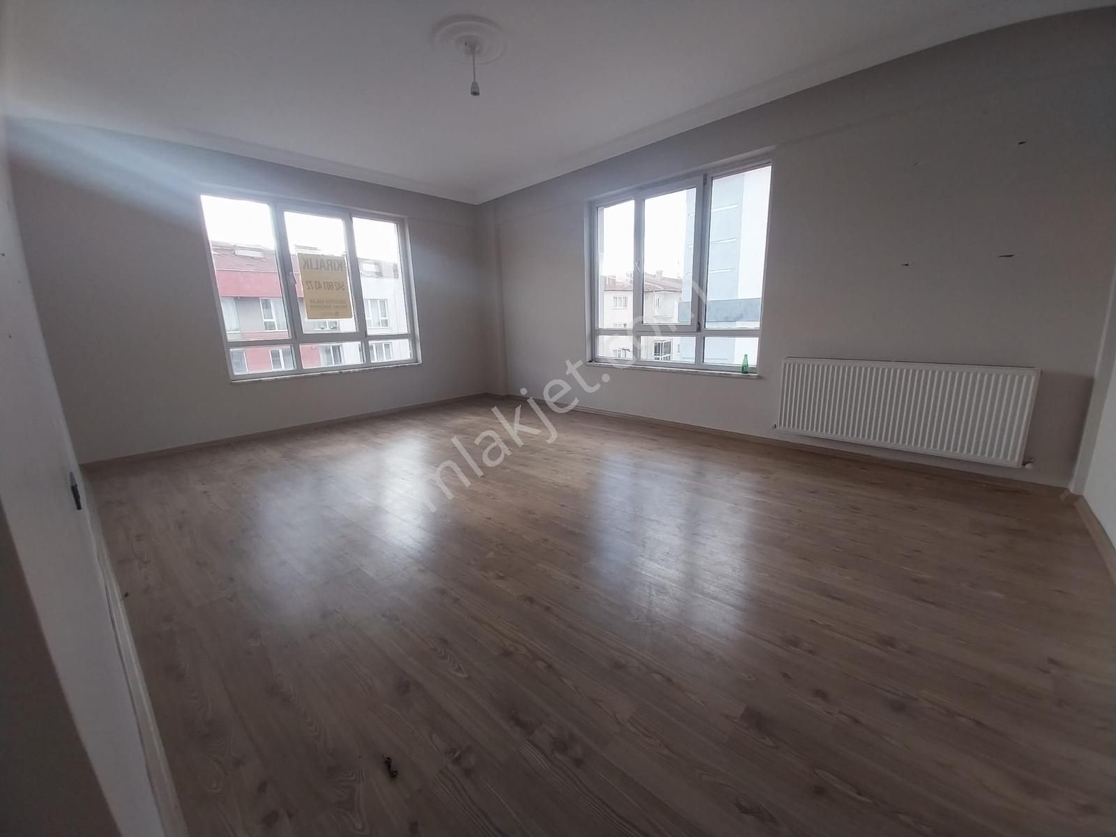 Çamlıca Tombakzade Bulvarı Kombili Asansörlü Kiralık 3+1 Daire