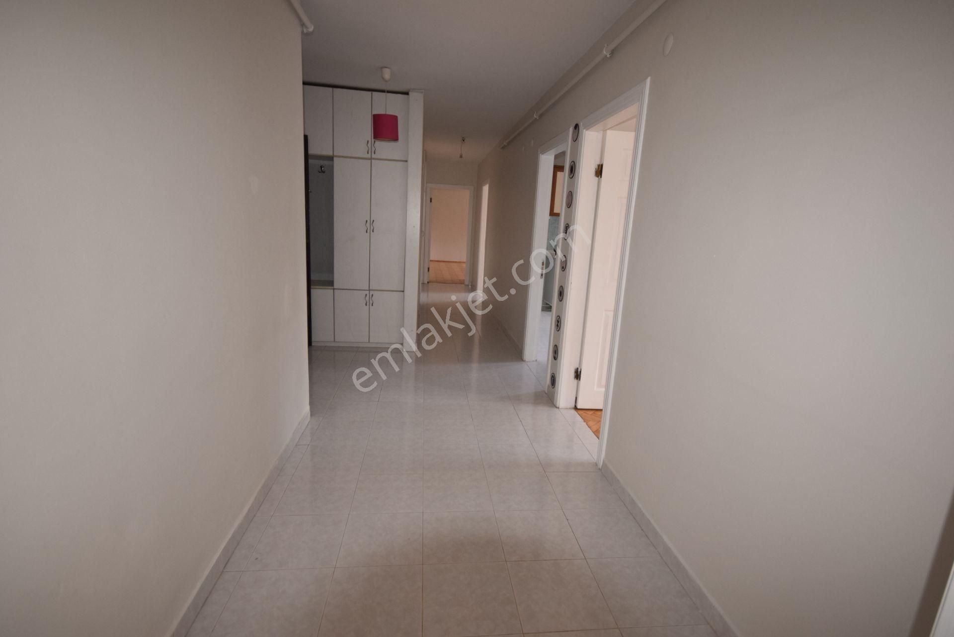 İlk-ev'den Dikmen Caddesi Üzerinde Asansörlü Ara Katta Ön Cephe Bağımsız Salon 3+1 Merkezi Sistem - Görsel 6