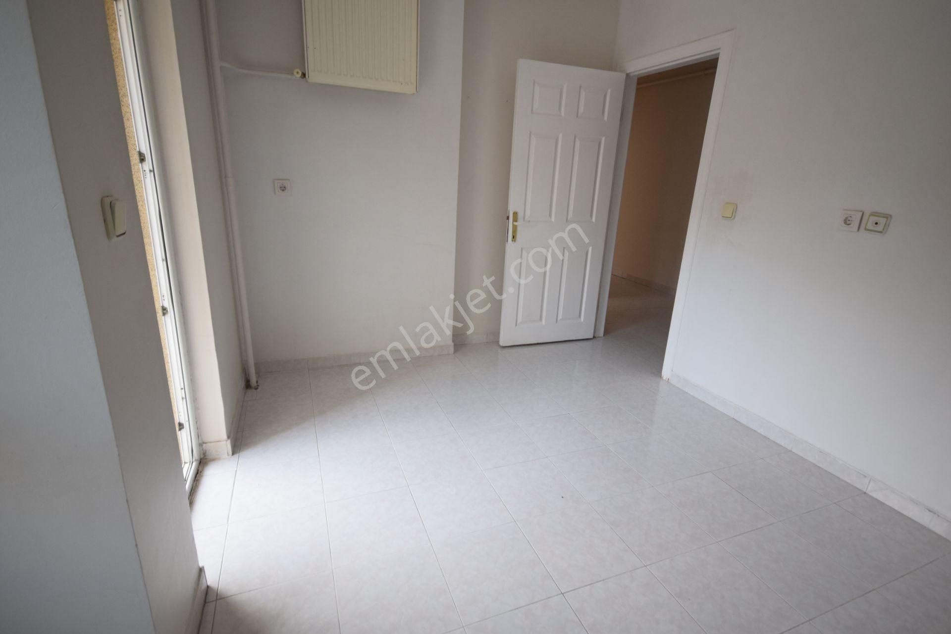 İlk-ev'den Dikmen Caddesi Üzerinde Asansörlü Ara Katta Ön Cephe Bağımsız Salon 3+1 Merkezi Sistem - Görsel 12