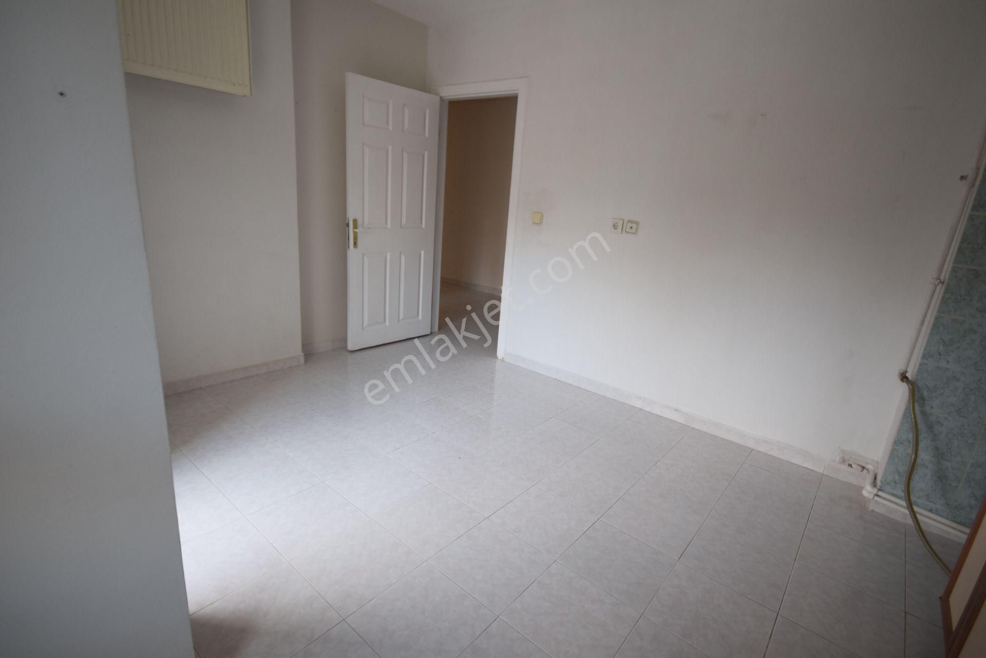 İlk-ev'den Dikmen Caddesi Üzerinde Asansörlü Ara Katta Ön Cephe Bağımsız Salon 3+1 Merkezi Sistem - Görsel 11