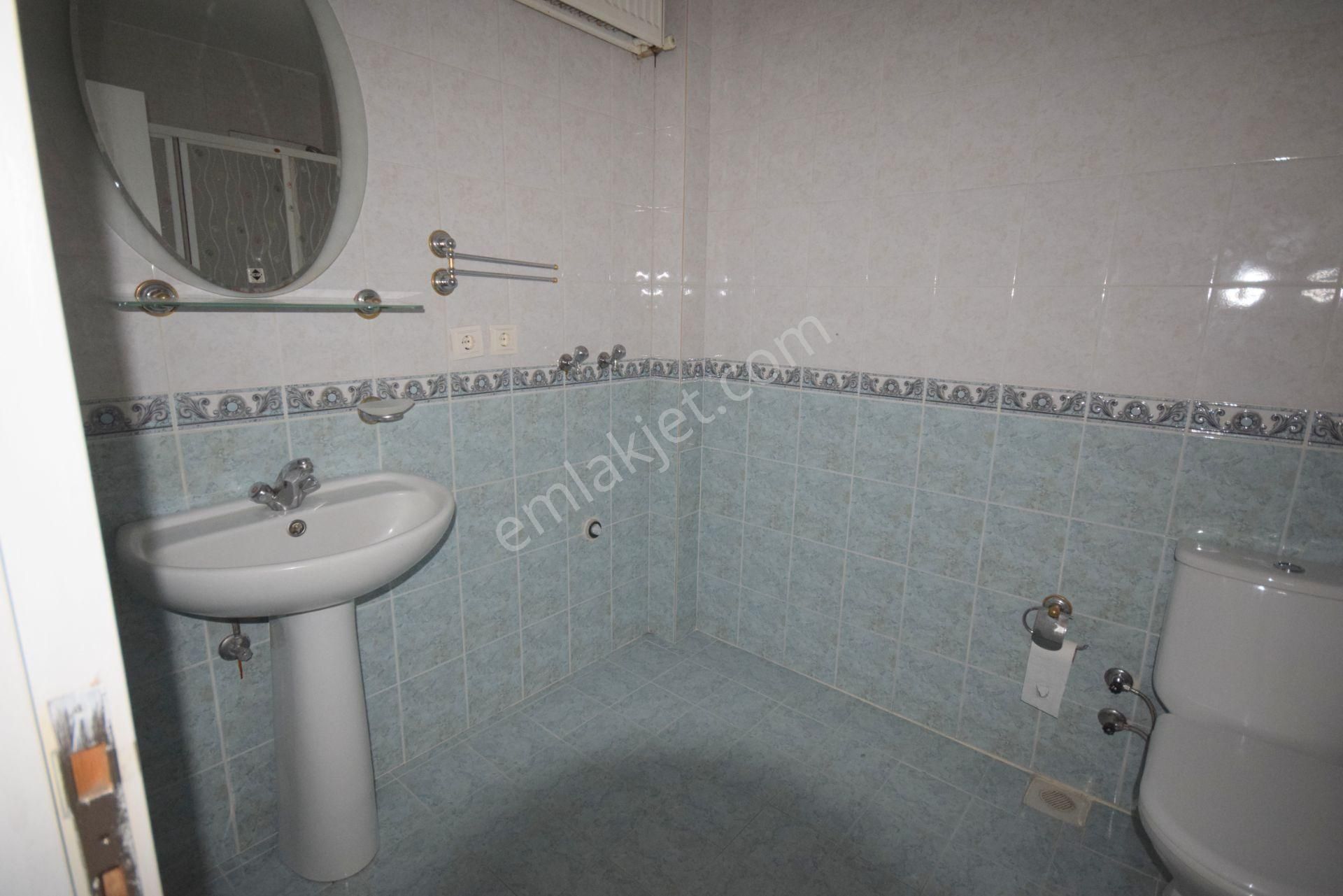 İlk-ev'den Dikmen Caddesi Üzerinde Asansörlü Ara Katta Ön Cephe Bağımsız Salon 3+1 Merkezi Sistem - Görsel 17