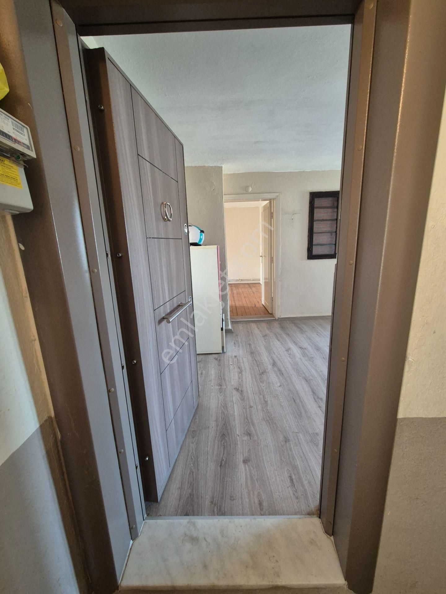 Çarşı Merkezde 2+1 Doğalgazlı Cadde Üzeri Kiralık Daire