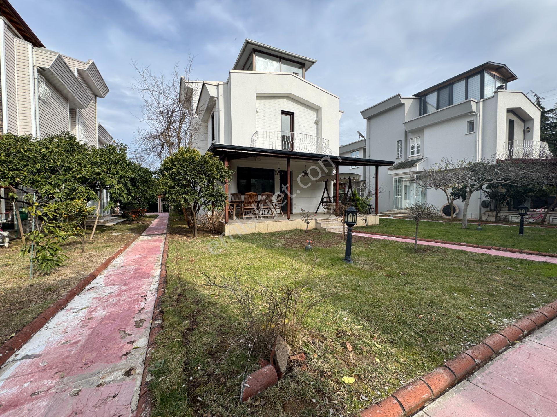Trabzon Yomra Kaşüstü Kamelya Sitesi Lüks 4+1 Satılık Villa - Görsel 6