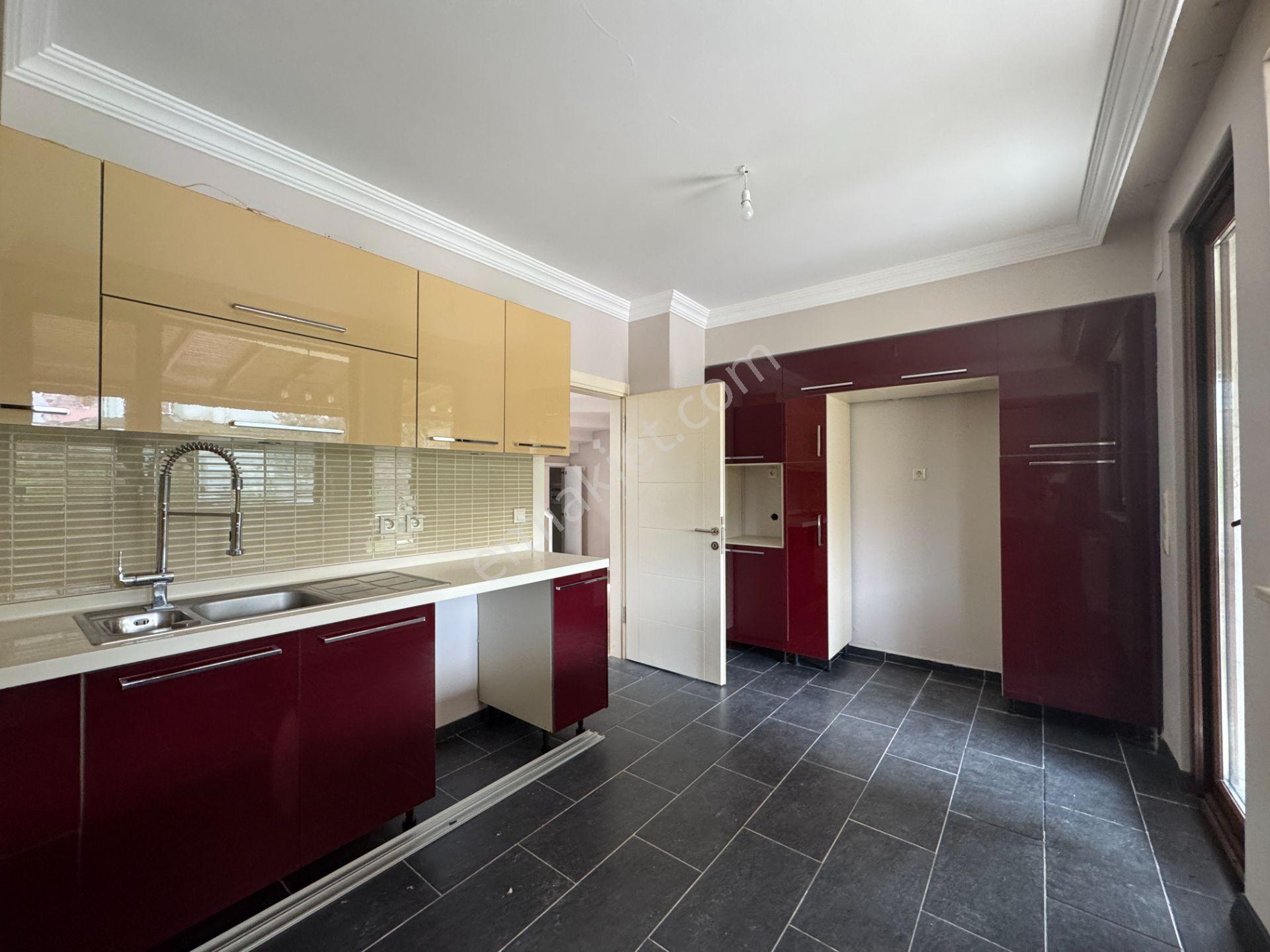 Trabzon Yomra Kaşüstü Kamelya Sitesi Lüks 4+1 Satılık Villa - Görsel 13