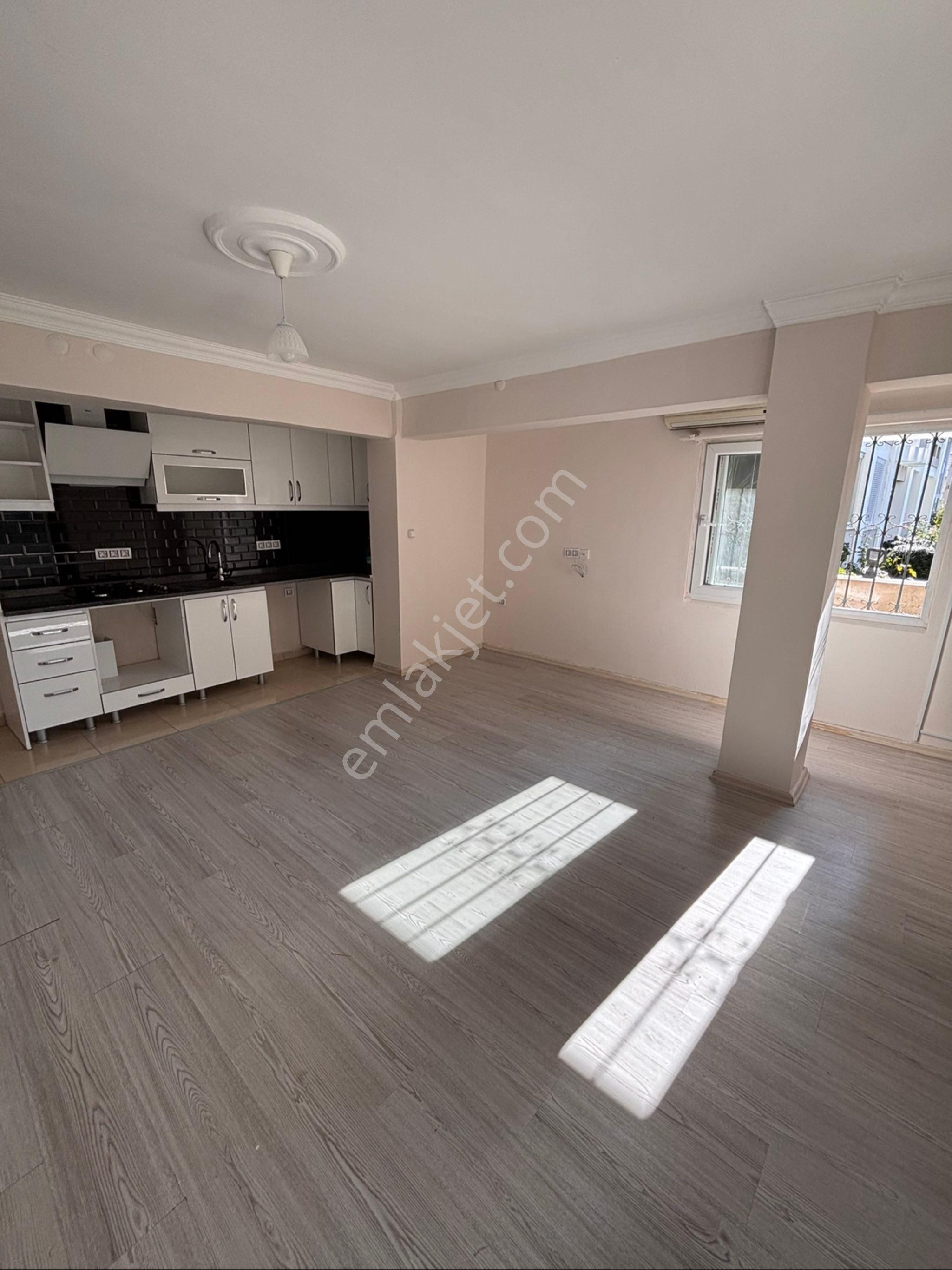 Sahibinden Çıldır Mahallesinde Yenilenmiş 1+1 - Görsel 2