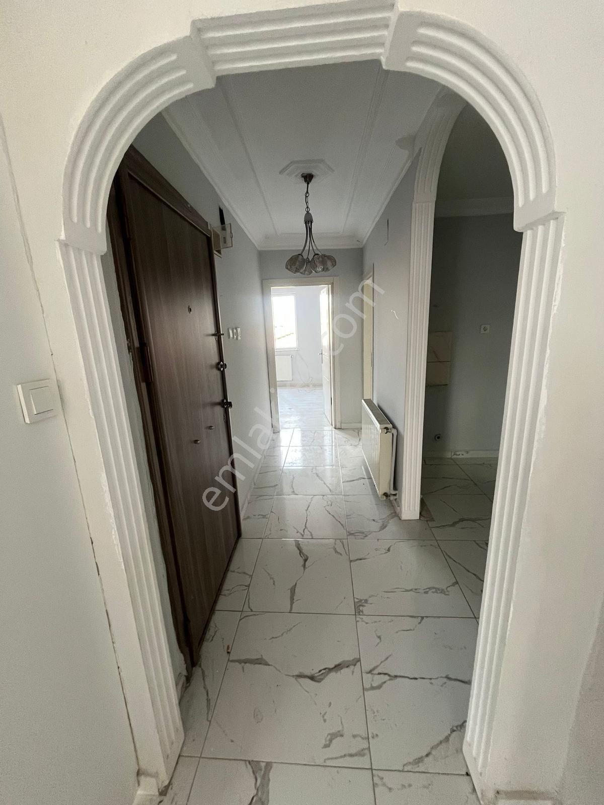 Merkezi Konumda Kiralık Komple Tadilatlı - Görsel 13