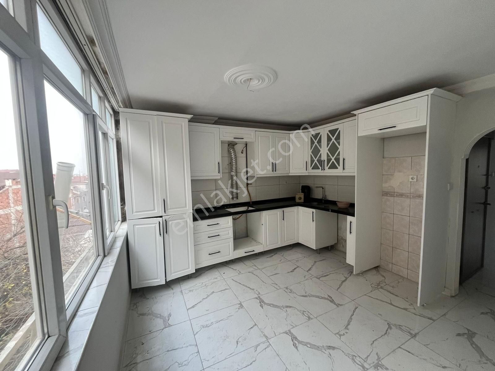 Merkezi Konumda Kiralık Komple Tadilatlı - Görsel 4