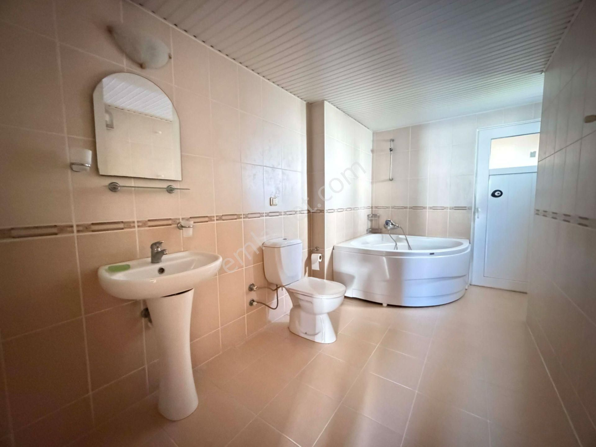 Şafak Emlak Kiralık Şirinyalı Sitede 3+1 165m2 Ara Kat - Görsel 13