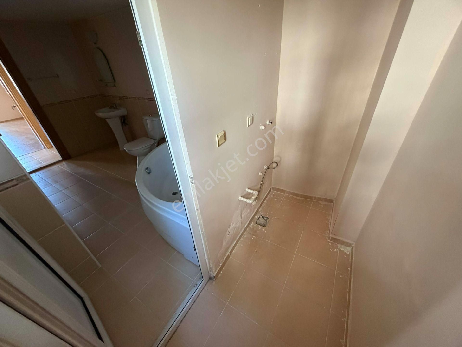 Şafak Emlak Kiralık Şirinyalı Sitede 3+1 165m2 Ara Kat - Görsel 14