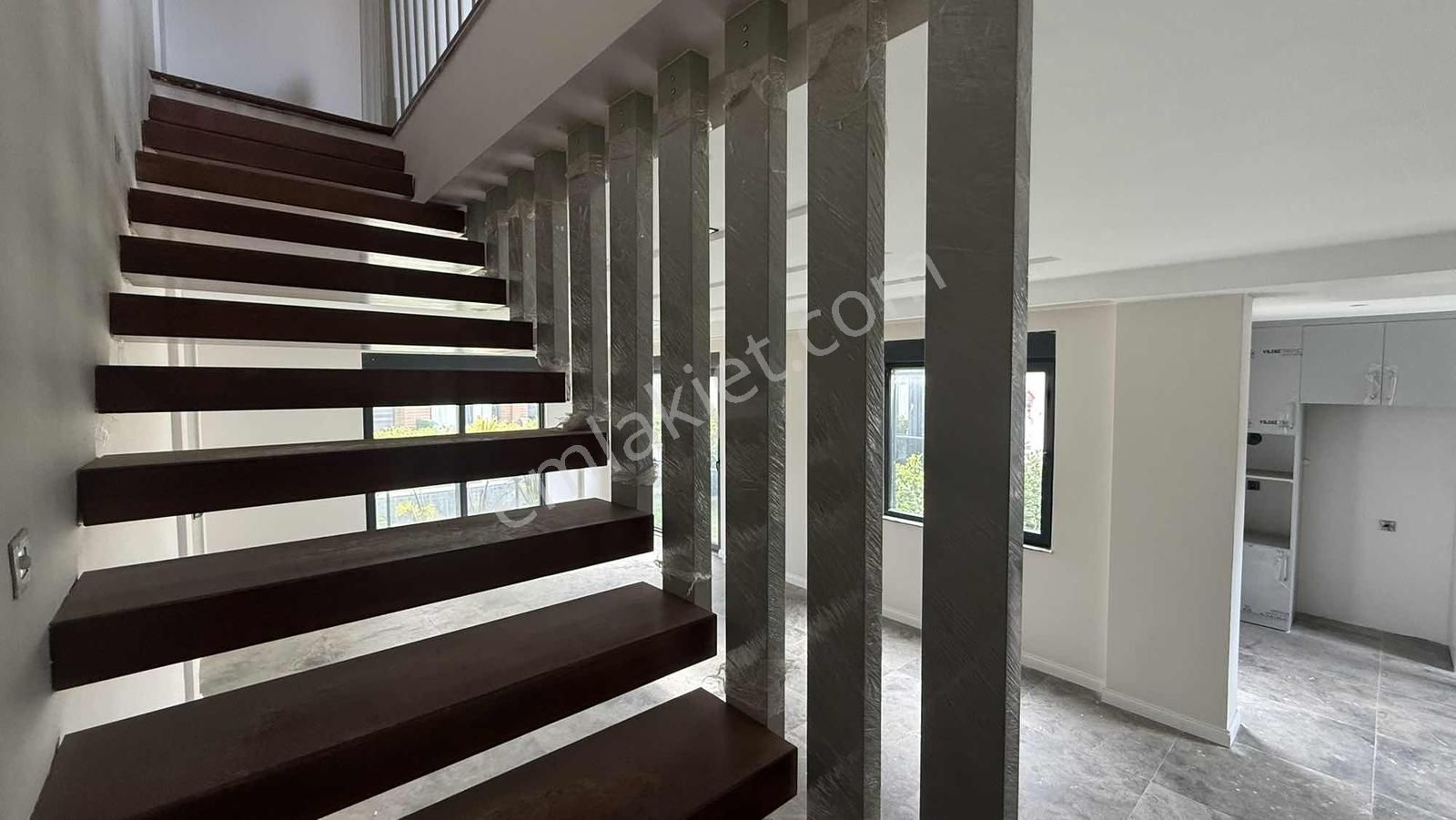 Altıntaşda Site İçerisinde 40'lık Yolda 4+1 Satılık Villa - Görsel 14