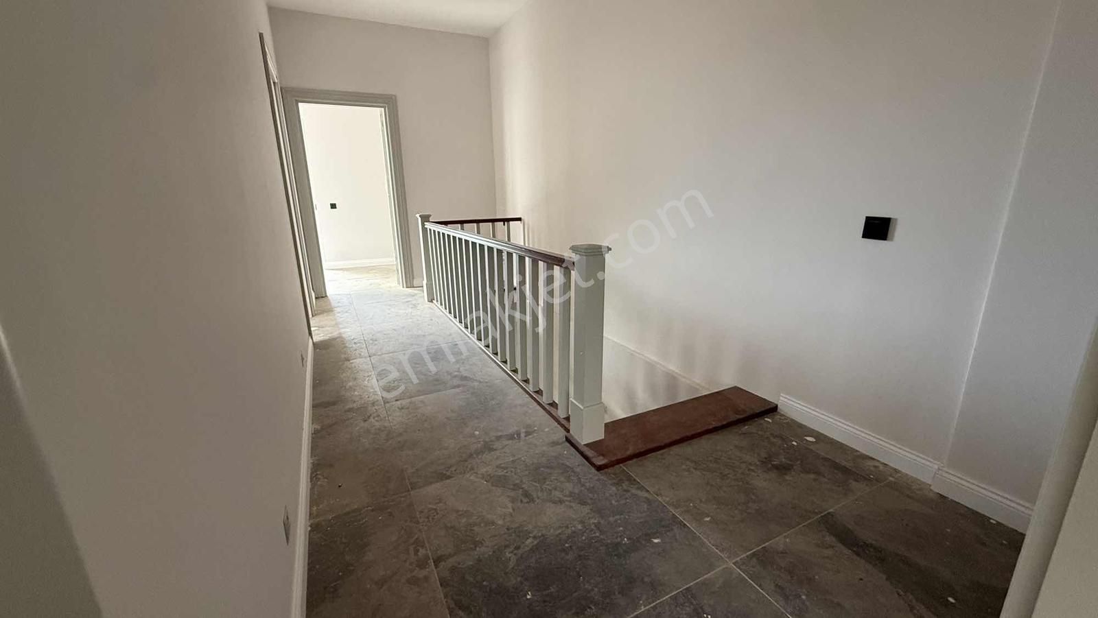 Altıntaşda Site İçerisinde 40'lık Yolda 4+1 Satılık Villa - Görsel 8