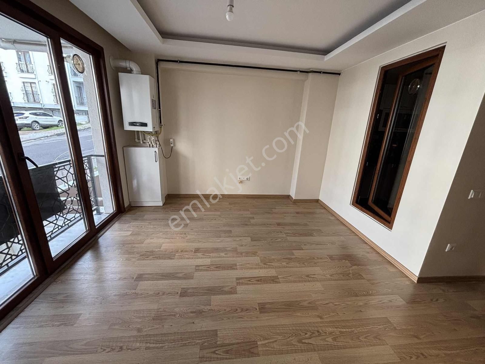 Maltepe Zümrütevlerde Yüksek Giriş 2+1 Genç Binada Ferah Daire - Görsel 11