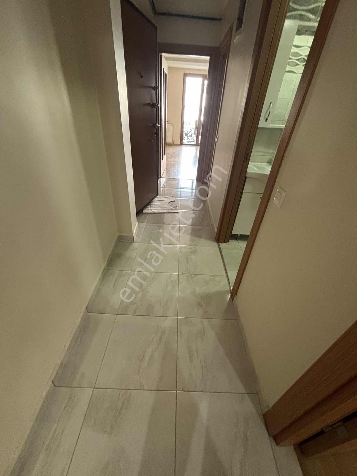 Maltepe Zümrütevlerde Yüksek Giriş 2+1 Genç Binada Ferah Daire - Görsel 15