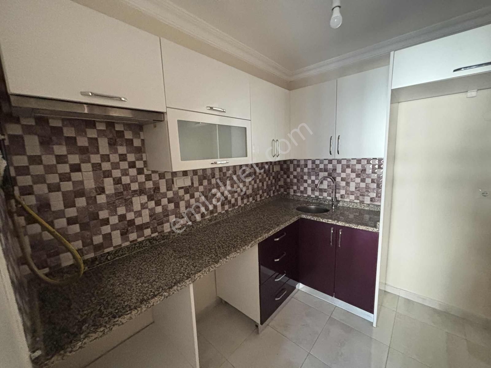 Maltepe Zümrütevlerde Yüksek Giriş 2+1 Genç Binada Ferah Daire - Görsel 17