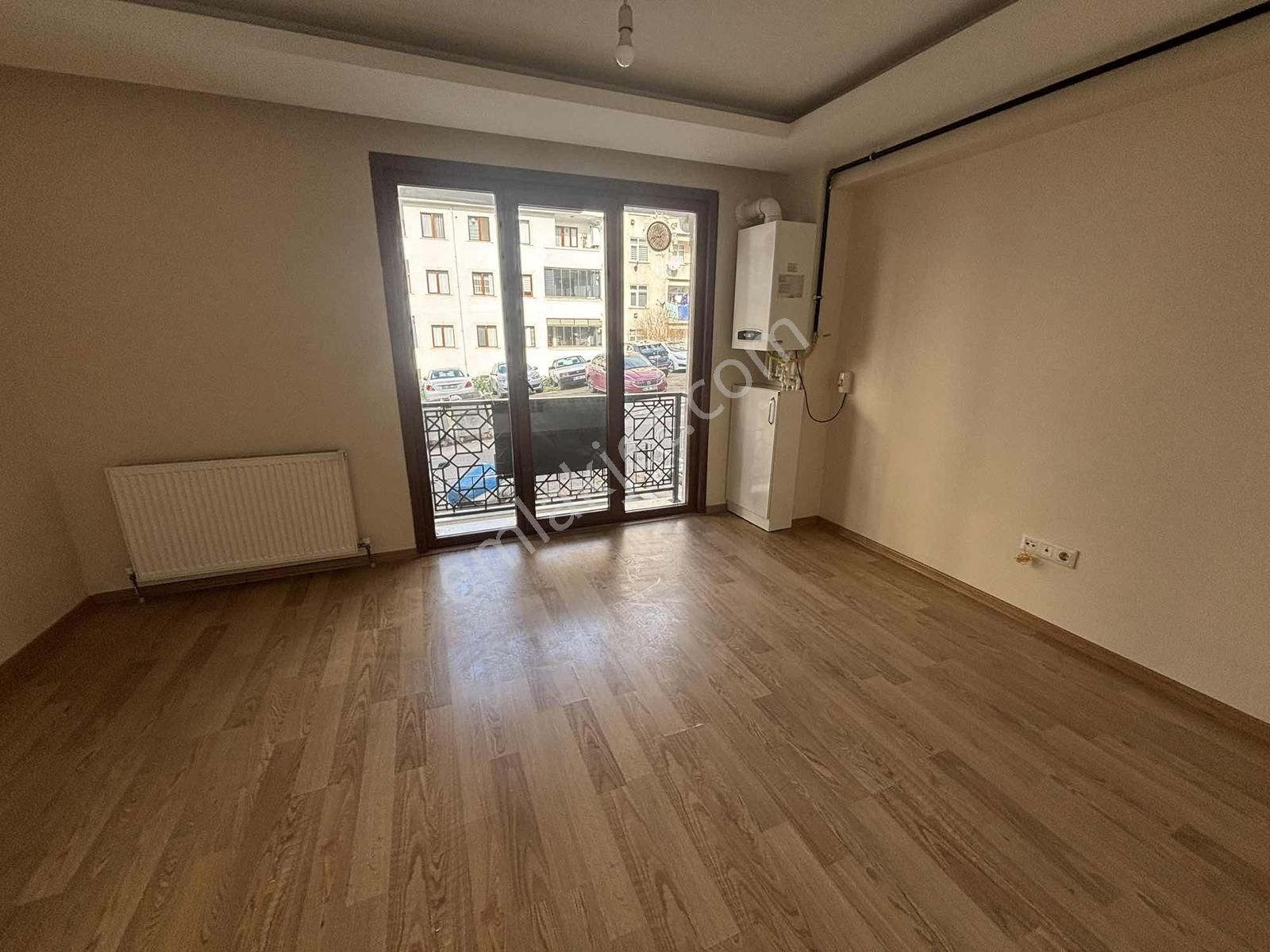 Maltepe Zümrütevlerde Yüksek Giriş 2+1 Genç Binada Ferah Daire - Görsel 35