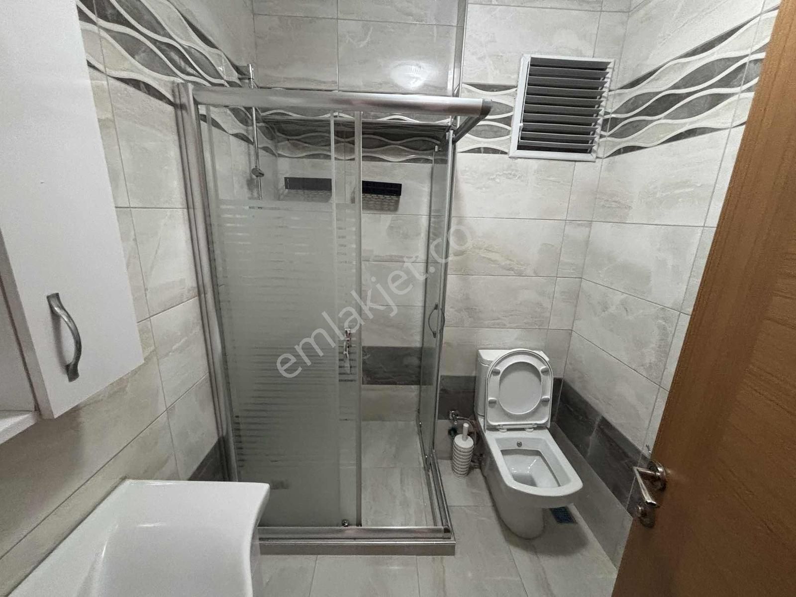 Maltepe Zümrütevlerde Yüksek Giriş 2+1 Genç Binada Ferah Daire - Görsel 13