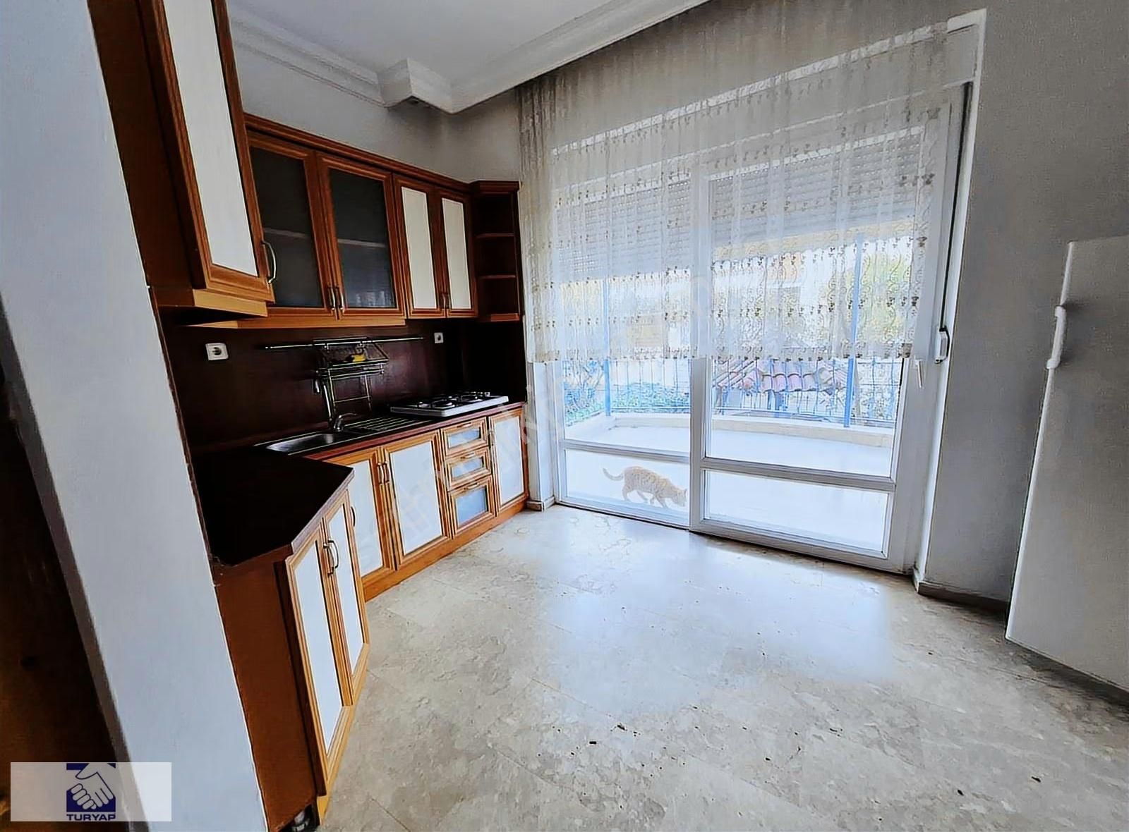 Çolaklı 'da Denize Sıfır Özel Plajlı 4 Katlı Villa - Görsel 23