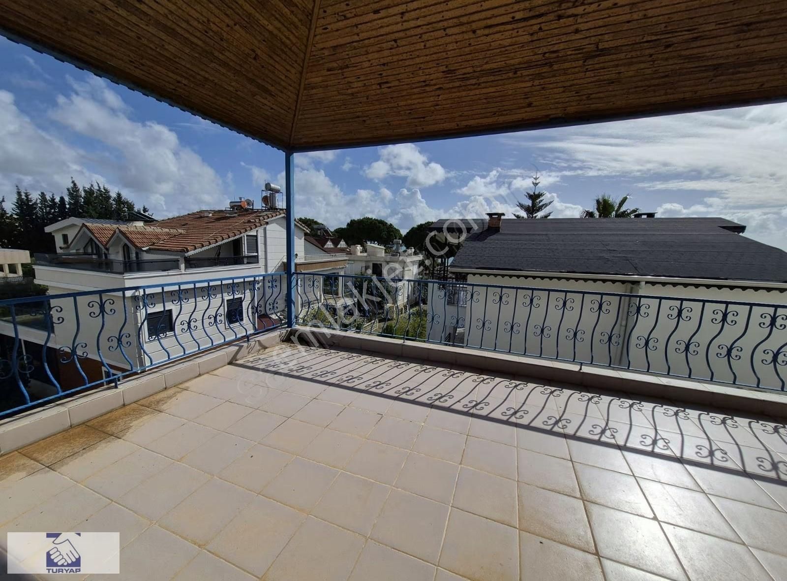 Çolaklı 'da Denize Sıfır Özel Plajlı 4 Katlı Villa - Görsel 14