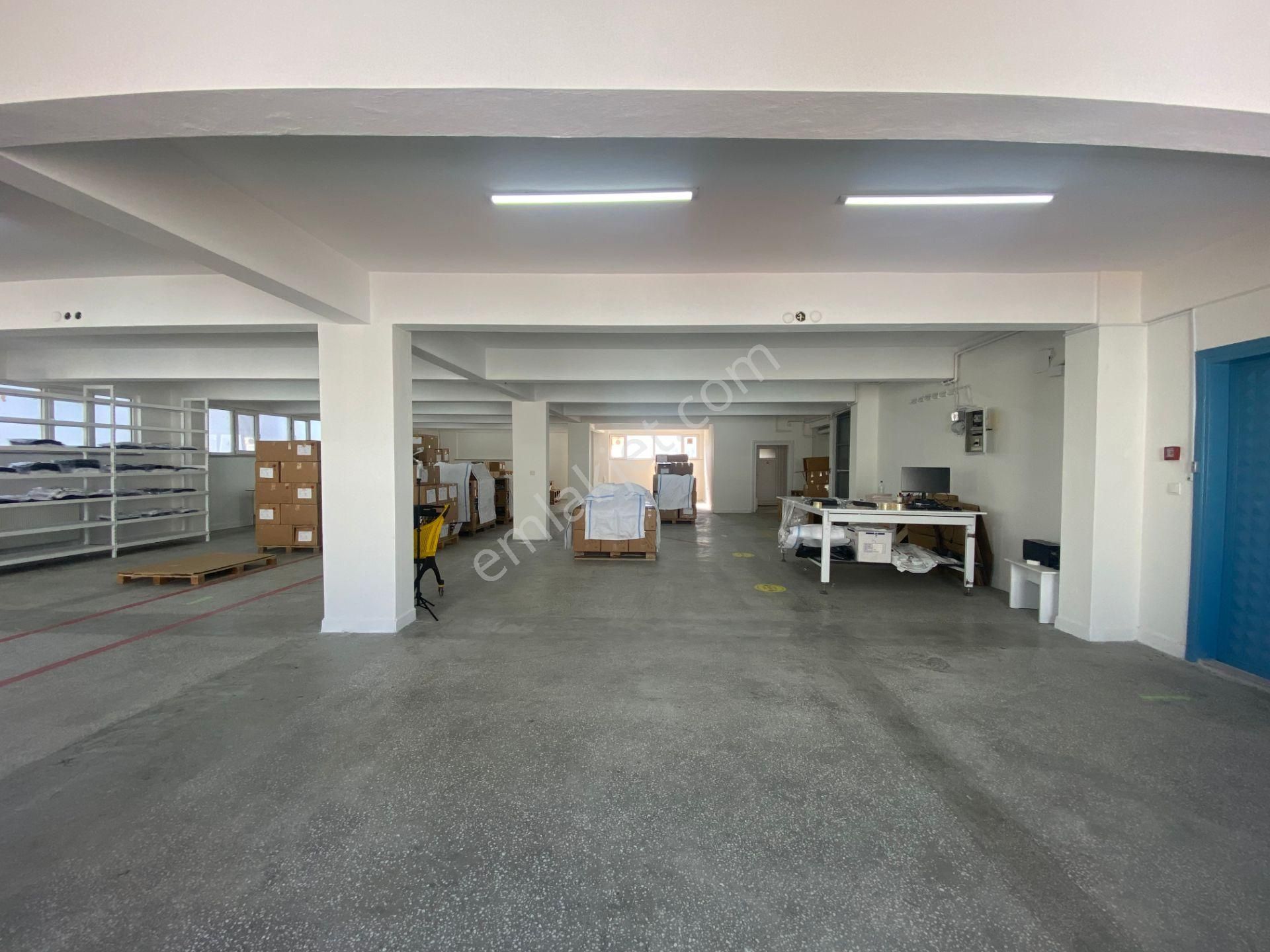 Next House'dan Sefaköy'de Satılık 400 M² Ticari Dükkan & Kat Ofisi - Görsel 3