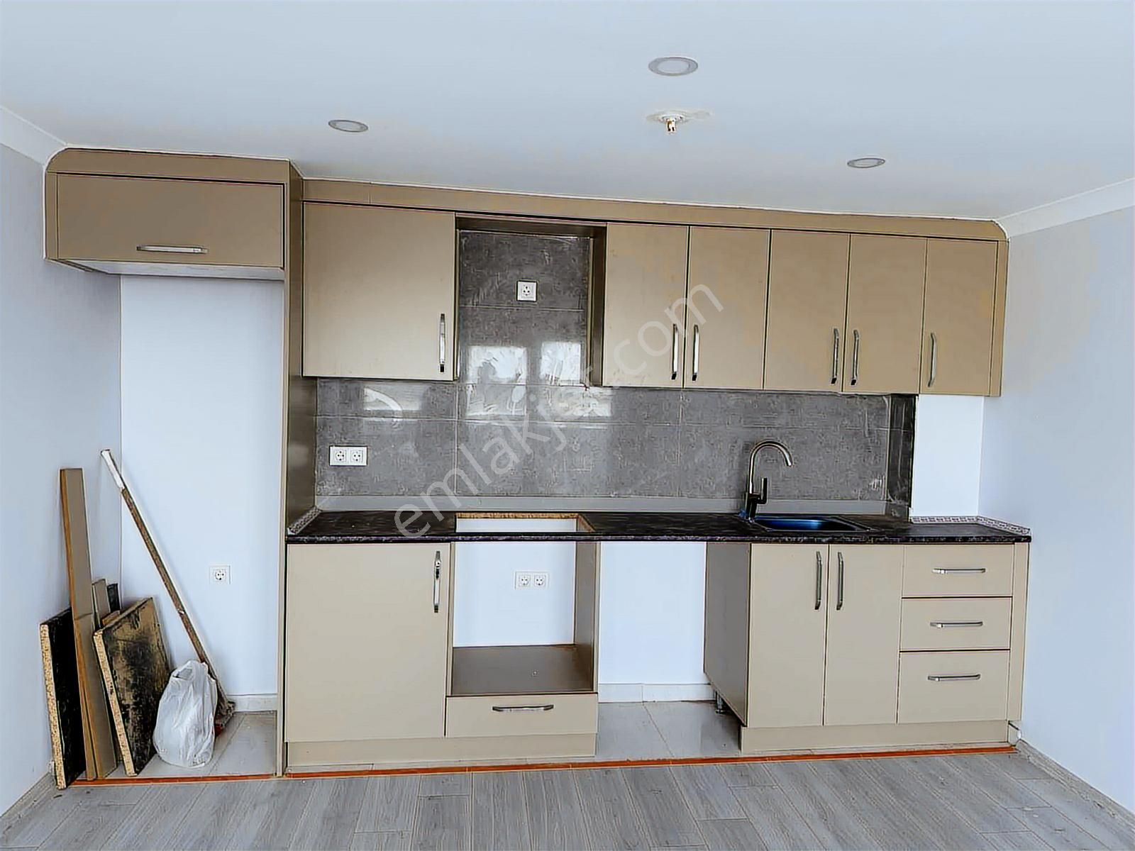 Hayat Park Sitesi / 2+1 70 M² / Bakımlı Ve Hazır ! Fırsat ! - Görsel 16