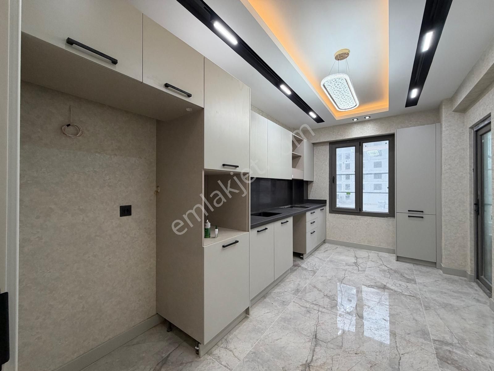 İlkevim'den Site İçinde 2+1 Satılık Daire %40 Peşinat Taksit