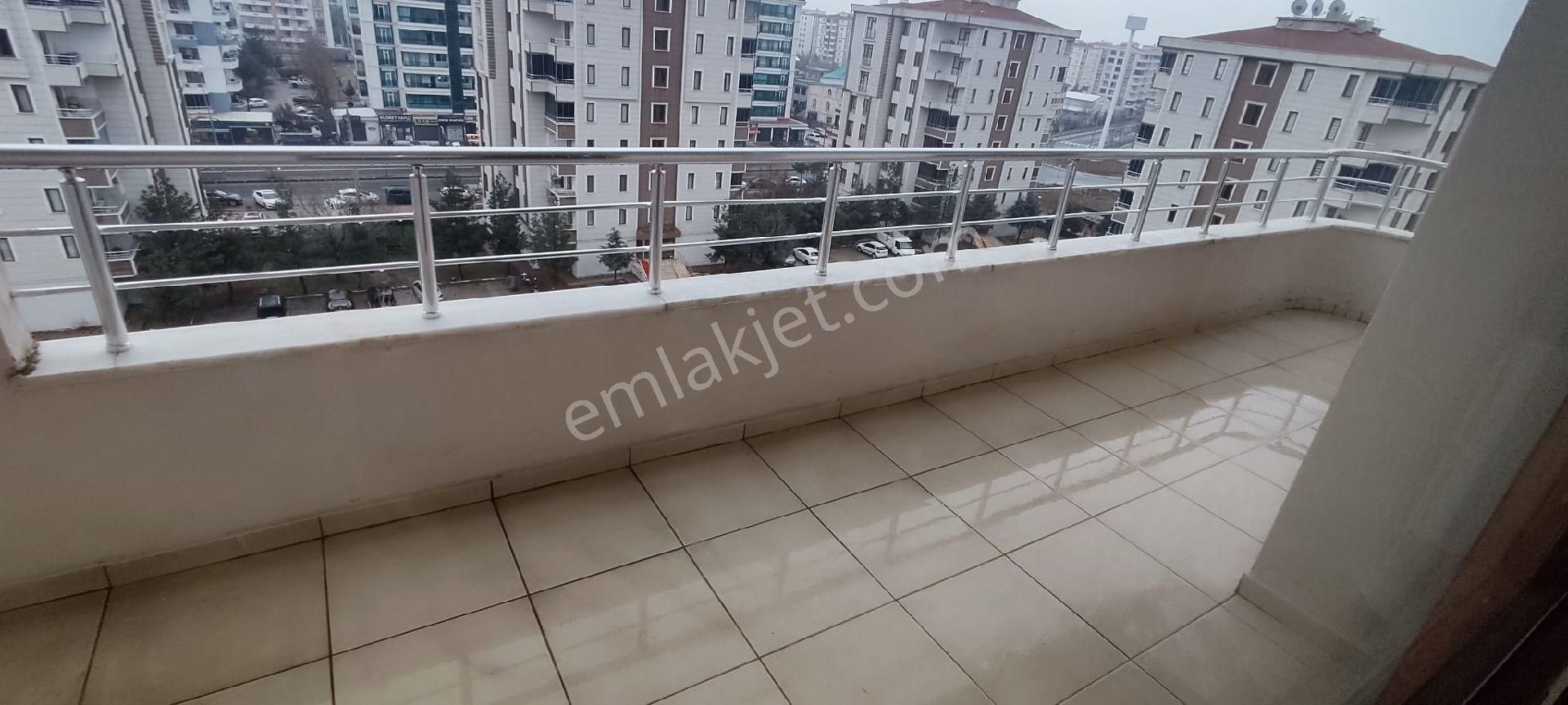Premar Emlaktan Nevroz Yanı Kiralık 4+1 Daire - Görsel 9
